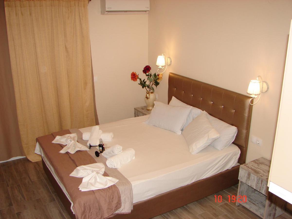 Villa Georgio Paralia Esterno foto